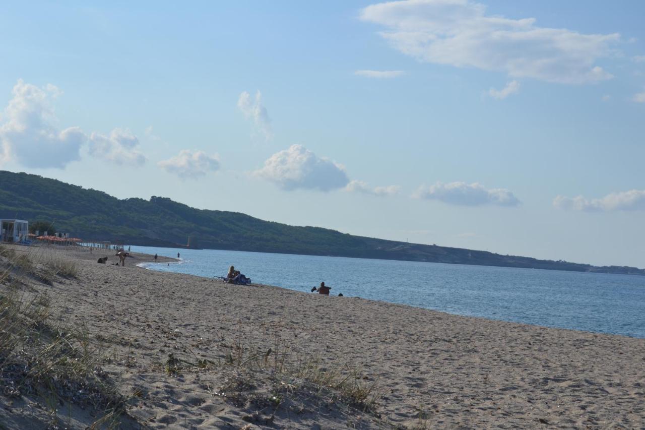 Miramare Struttura Sulla Spiaggia Платамона Екстериор снимка